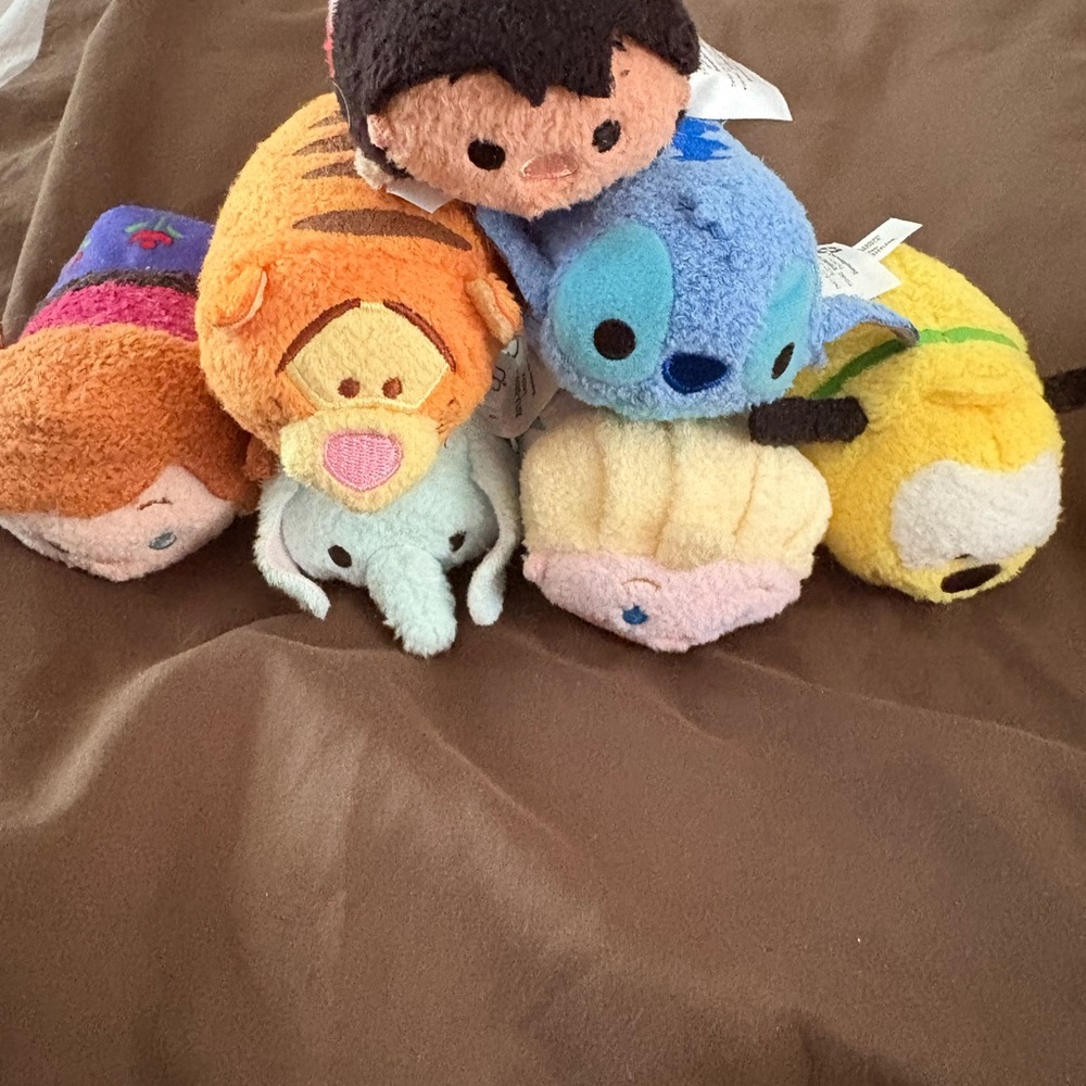 NWOT Disney Tsum Tsum Lot of 7